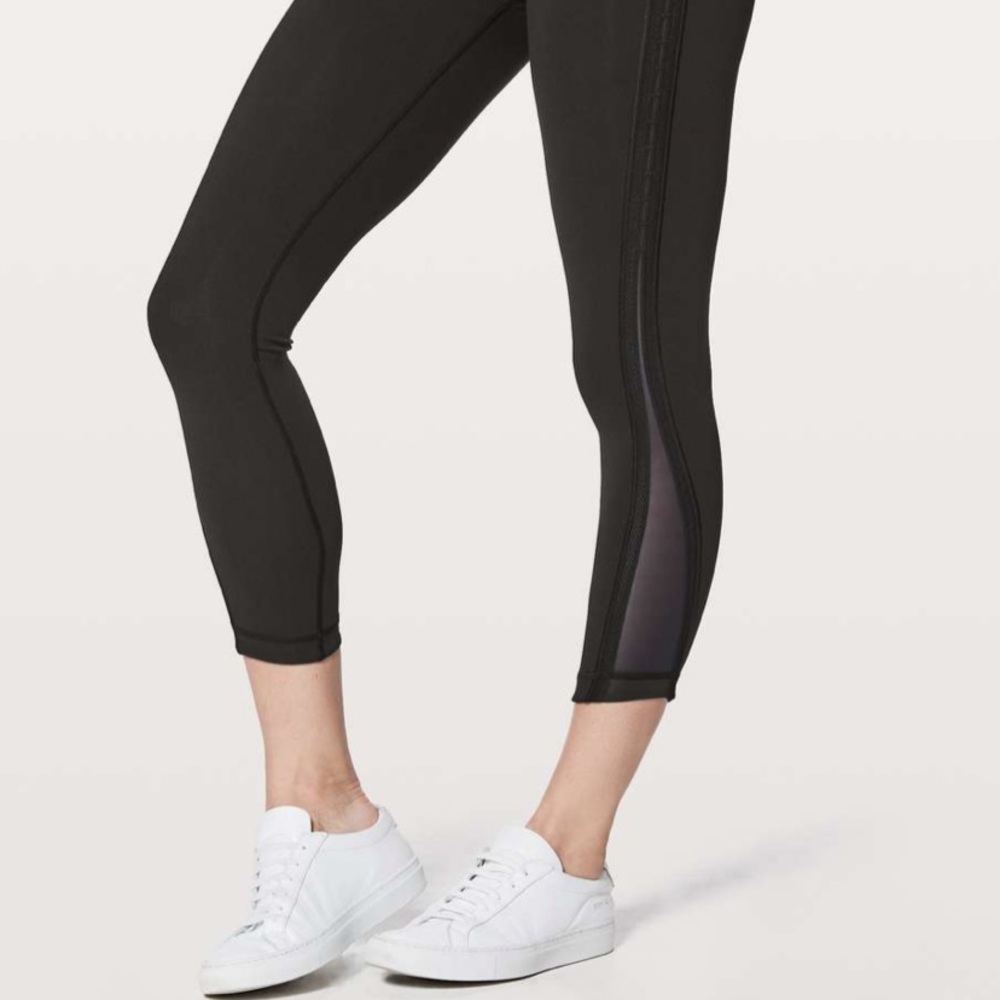 ✨ Lululemon 7/8 Tight with Mesh Leg Size 4